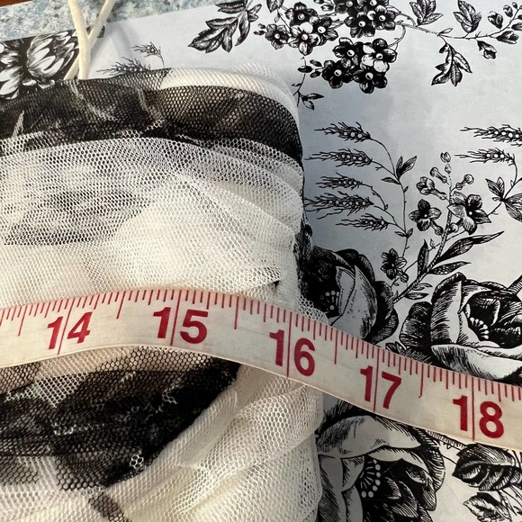 Eliza J. White and black floral, netted overlay dress semi- formal- size 14 - Picture 8 of 10